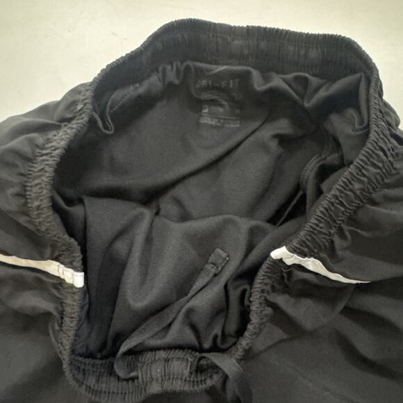 Nike Dri Fit Lined Running Shorts Black & White Girls XL Training Gym Workout - Picture 3 of 8